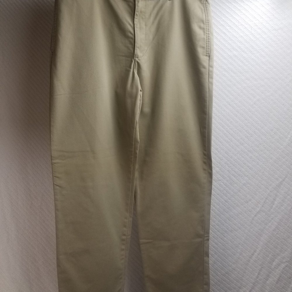 776 - Dockers 36W 34L Khakis